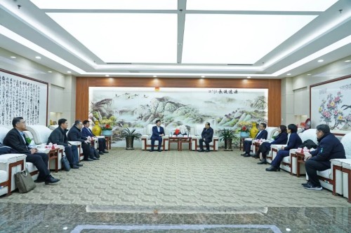 华特集团董事长、首席科学家王兆连会见中国农业银行潍坊分行客人